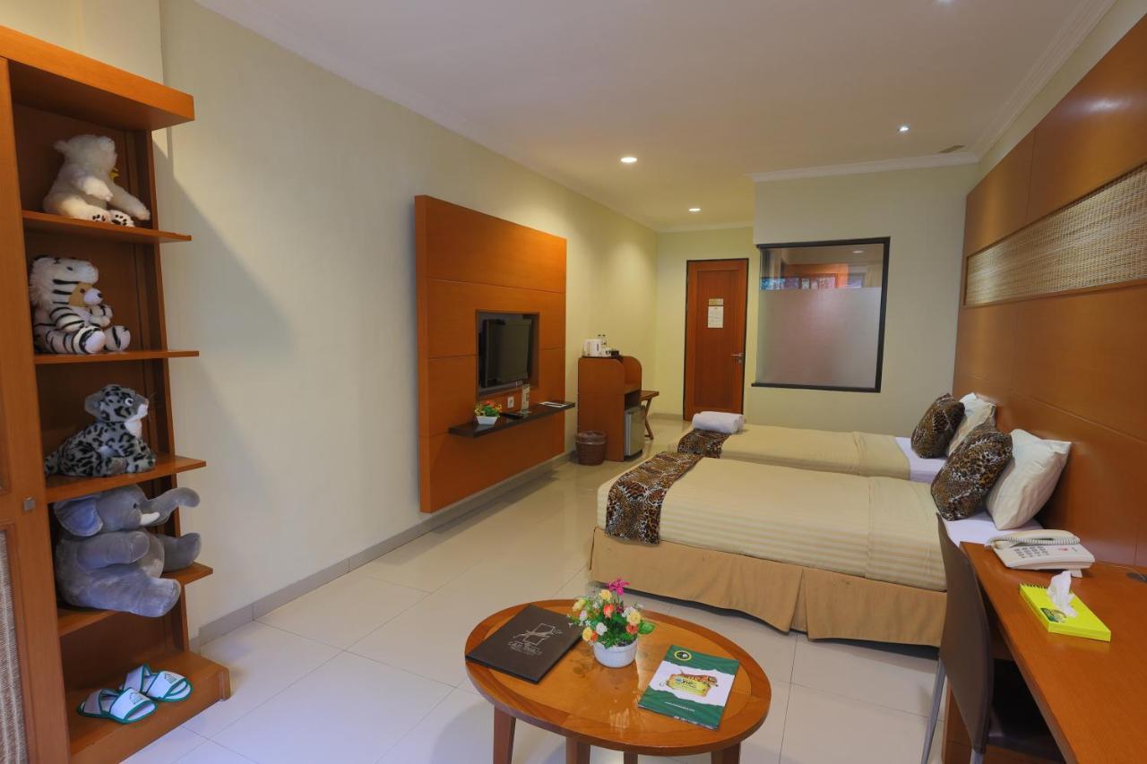 Safari Resort Puncak Exterior foto