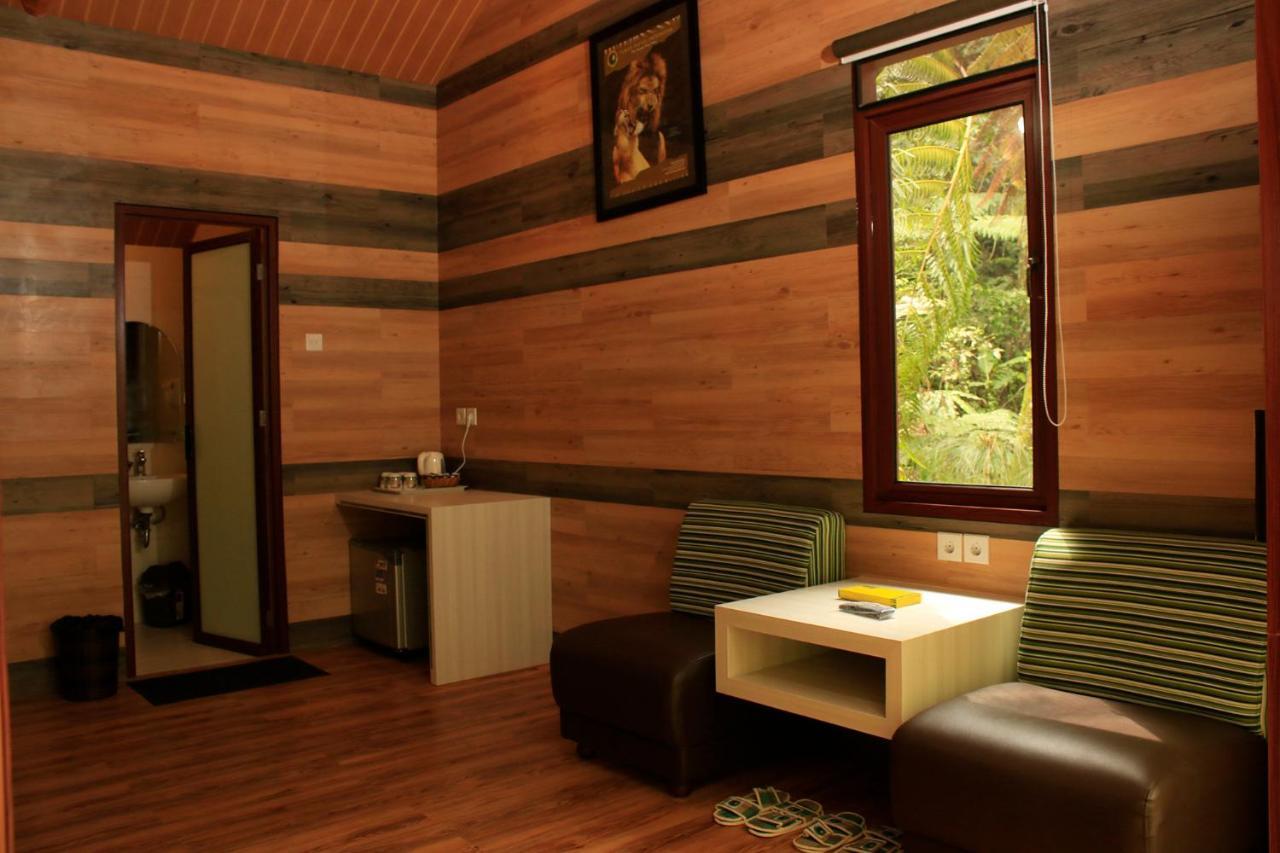 Safari Resort Puncak Exterior foto